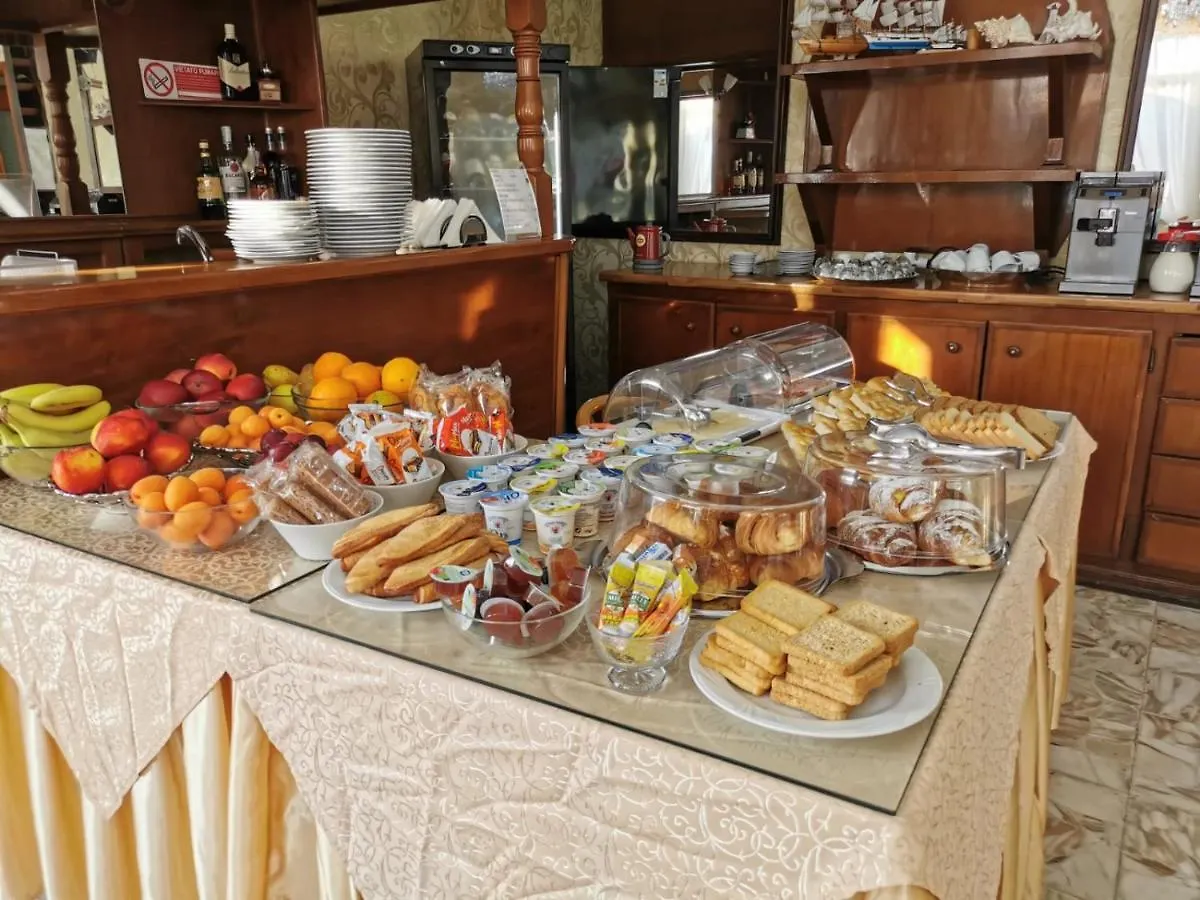 Hotel Pineta Laigueglia 0*,  Italy